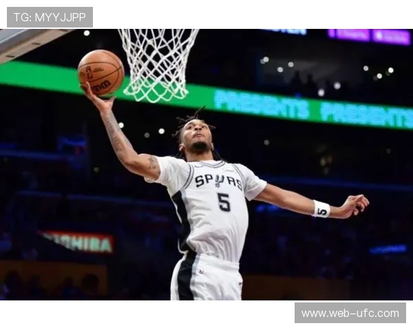 马刺全民皆兵击败湖人，卡斯尔30分扛起进攻